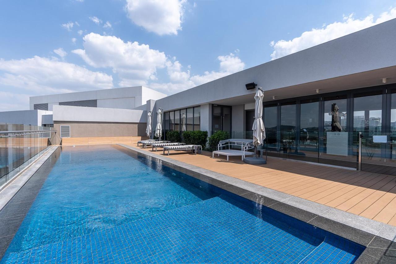 Top Floor Menlyn Maine Studio Apartment With Stunning Views & No Load Shedding Pretoria-Noord Exterior foto
